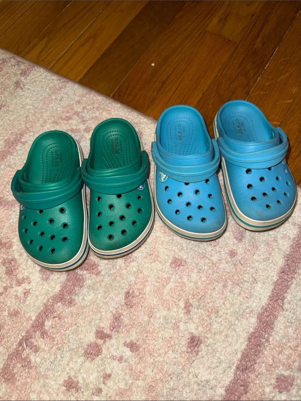 CROCS Little Kids Clogs Bundle in Green and Blue - Size 9